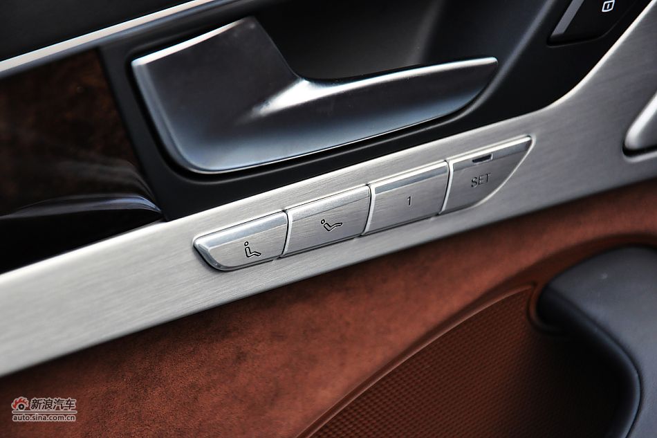 全新奥迪A8L内饰