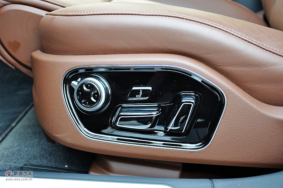 全新奥迪A8L内饰