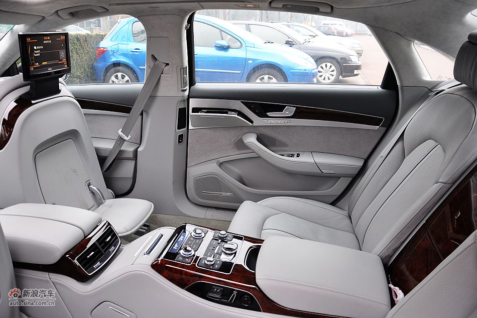 全新奥迪A8L内饰