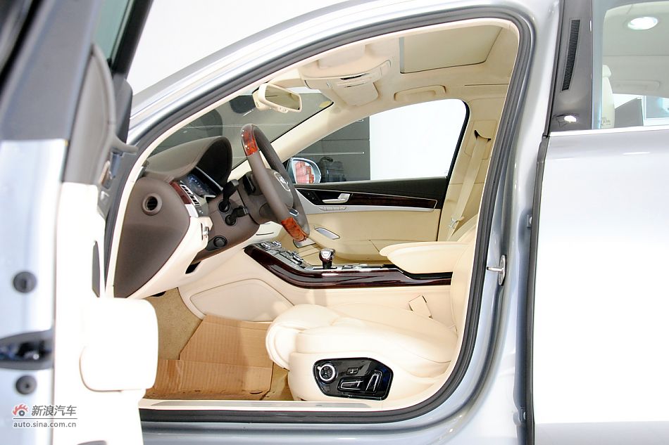 2011款奥迪A8L到店高清实拍