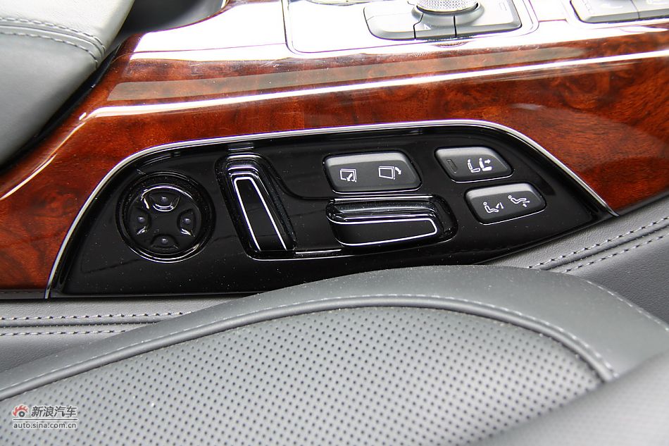 2011款A8L内饰