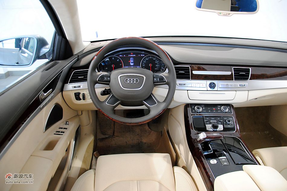 2011款奥迪A8L到店高清实拍