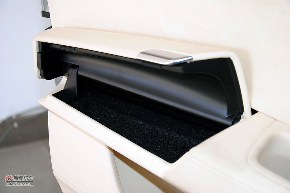 2011款奥迪A8L到店高清实拍