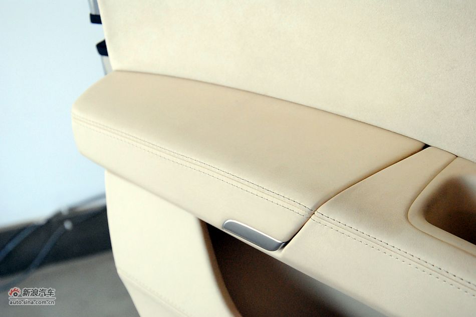 2011款奥迪A8L到店高清实拍