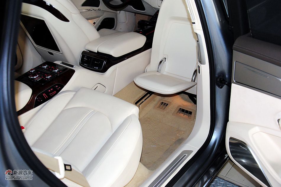 2011款奥迪A8L到店高清实拍