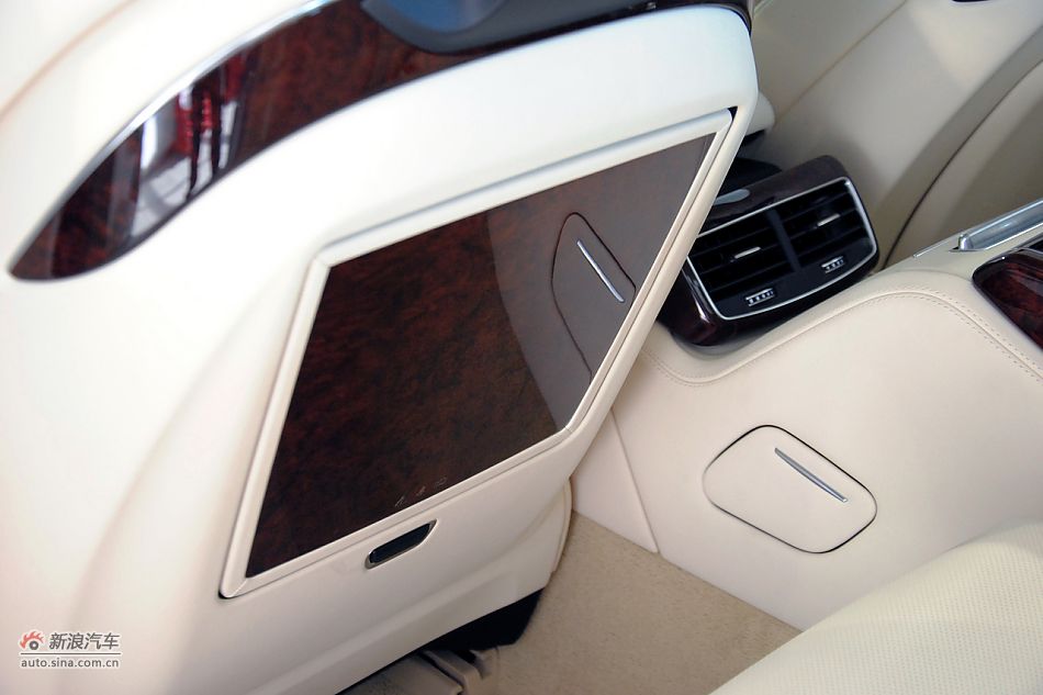 2011款奥迪A8L到店高清实拍