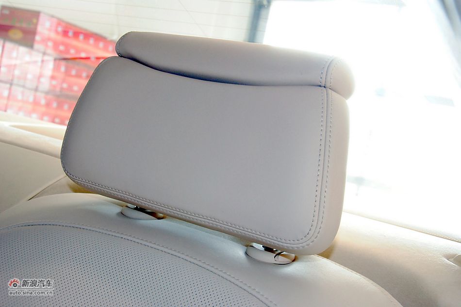 2011款奥迪A8L到店高清实拍