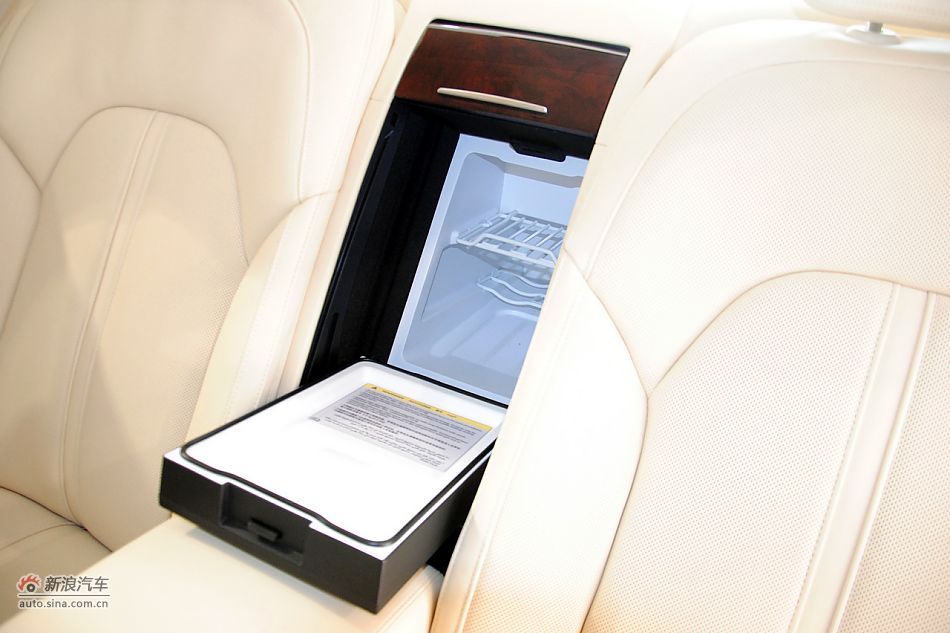 2011款奥迪A8L到店高清实拍