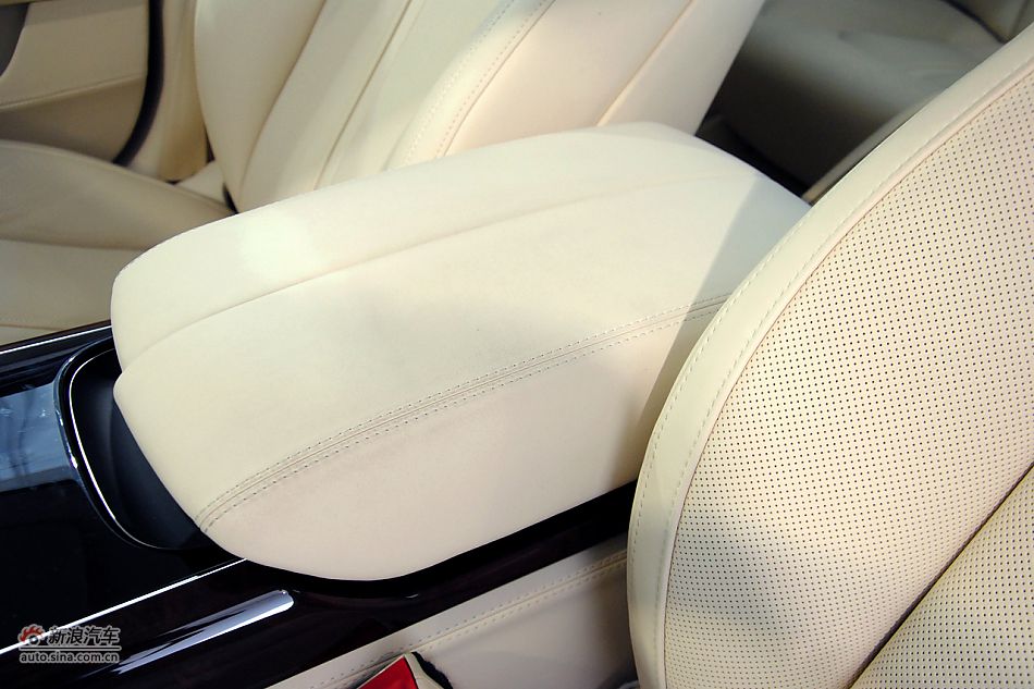 2011款奥迪A8L到店高清实拍