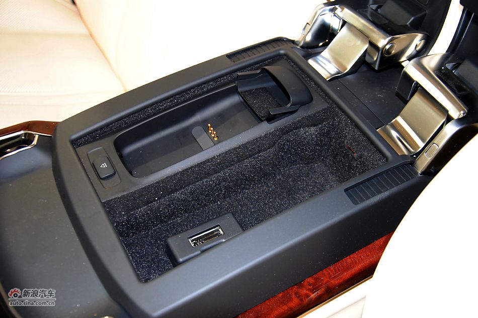 2011款奥迪A8L到店高清实拍