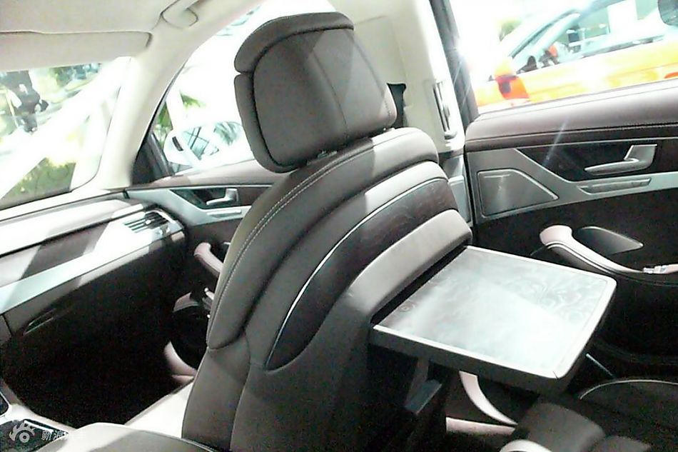 全新奥迪A8 4.2FSI quattro内饰实拍图