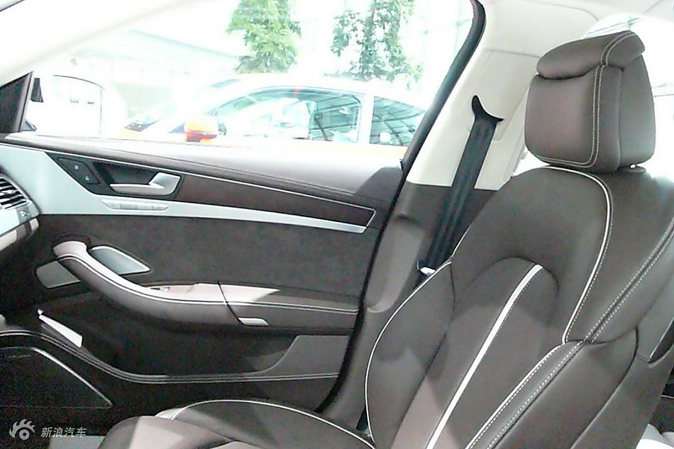 全新奥迪A8 4.2FSI quattro内饰实拍图