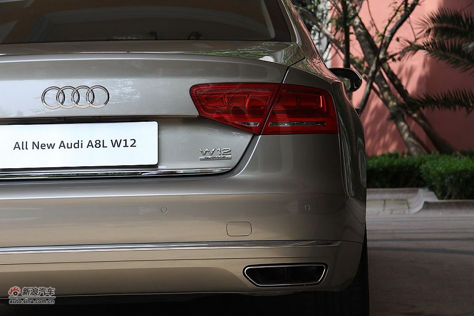 新浪汽车体验试驾奥迪A8L W12-其他细节