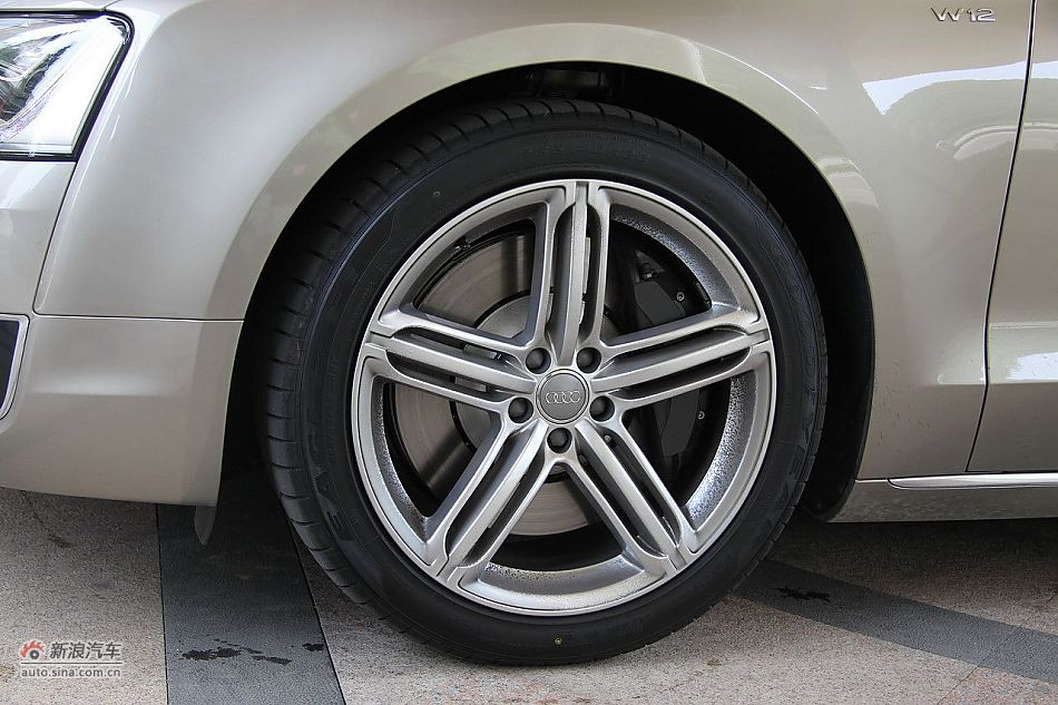 新浪汽车体验试驾奥迪A8L W12-其他细节