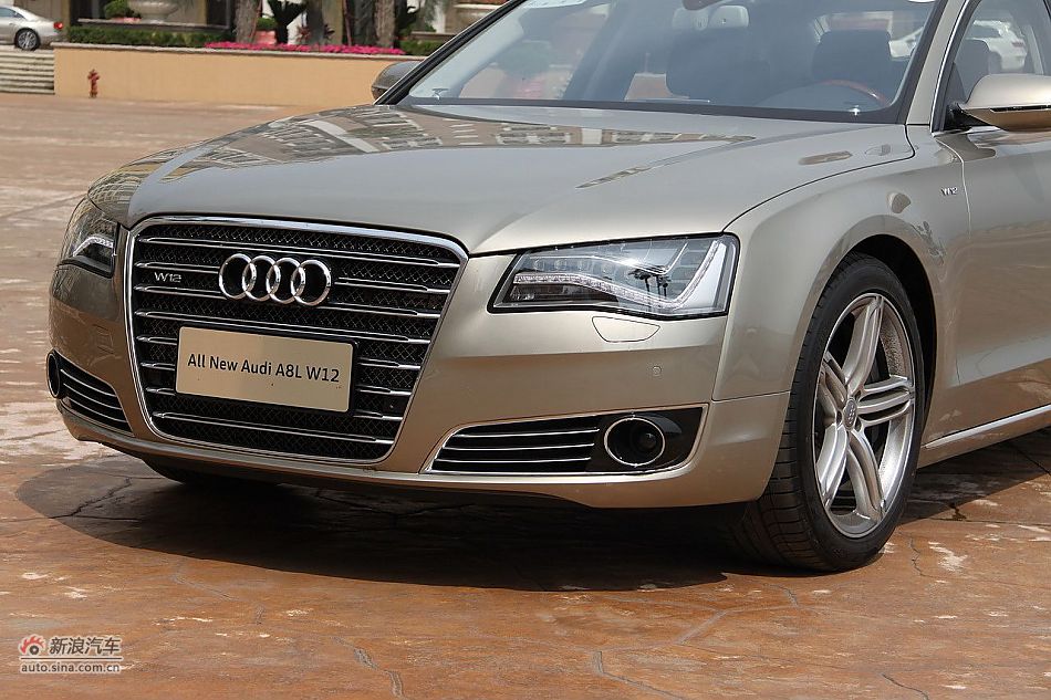 新浪汽车体验试驾奥迪A8L W12-其他细节