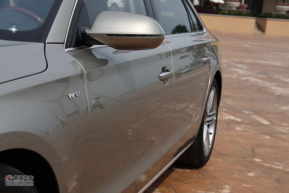 新浪汽车体验试驾奥迪A8L W12-其他细节