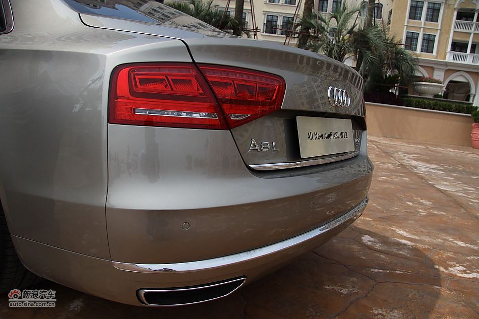 新浪汽车体验试驾奥迪A8L W12-其他细节