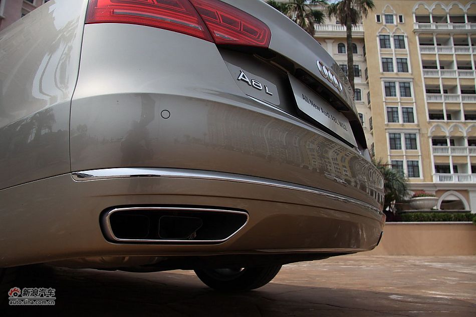 新浪汽车体验试驾奥迪A8L W12-其他细节