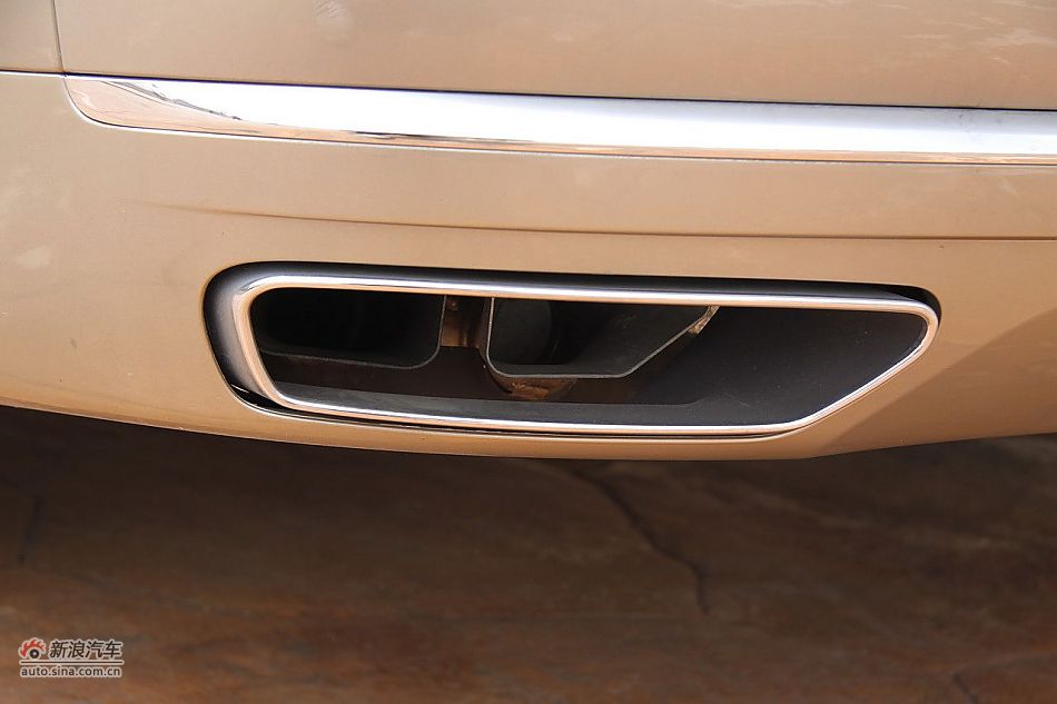 新浪汽车体验试驾奥迪A8L W12-其他细节