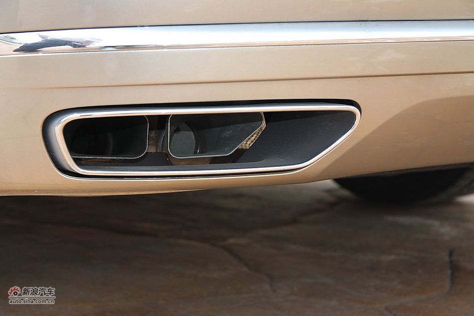 新浪汽车体验试驾奥迪A8L W12-其他细节