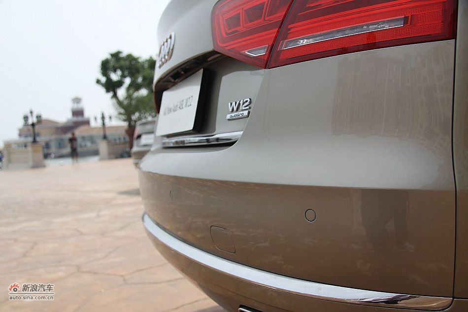 新浪汽车体验试驾奥迪A8L W12-其他细节