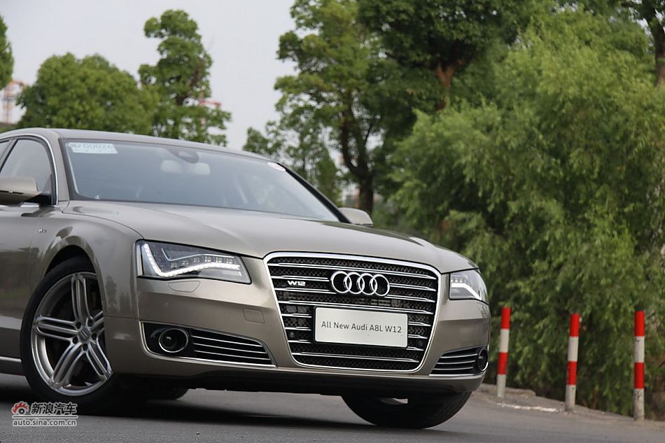 新浪汽车体验试驾奥迪A8L W12-其他细节