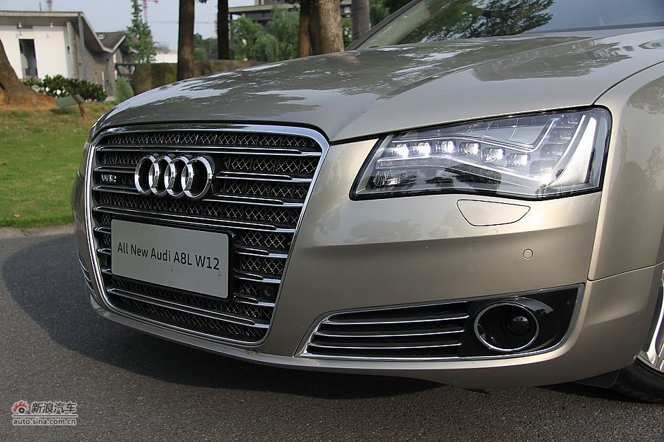 新浪汽车体验试驾奥迪A8L W12-其他细节