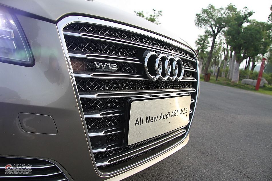 新浪汽车体验试驾奥迪A8L W12-其他细节