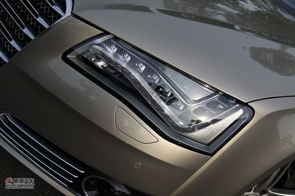 新浪汽车体验试驾奥迪A8L W12-其他细节