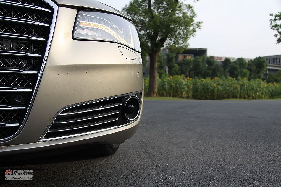 新浪汽车体验试驾奥迪A8L W12-其他细节