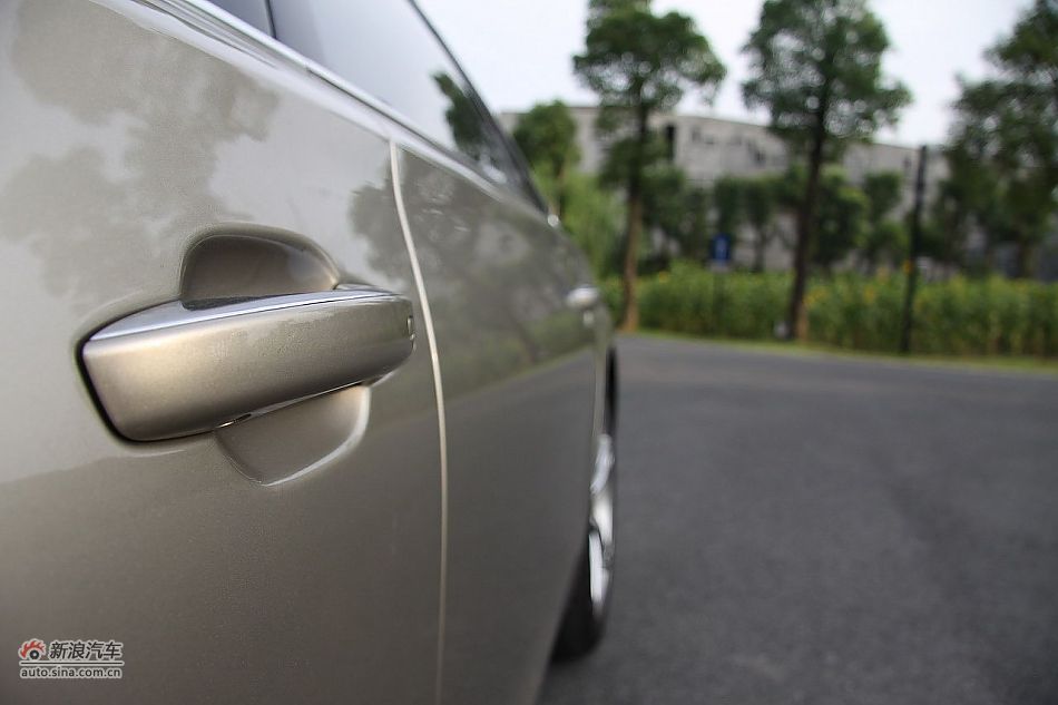 新浪汽车体验试驾奥迪A8L W12-其他细节