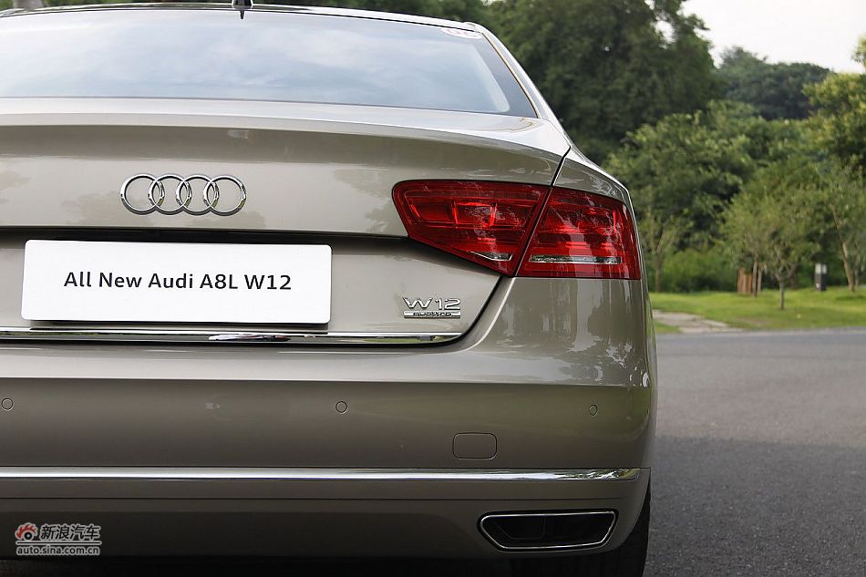 新浪汽车体验试驾奥迪A8L W12-其他细节