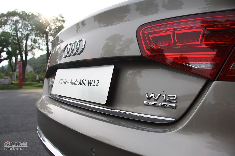 新浪汽车体验试驾奥迪A8L W12-其他细节