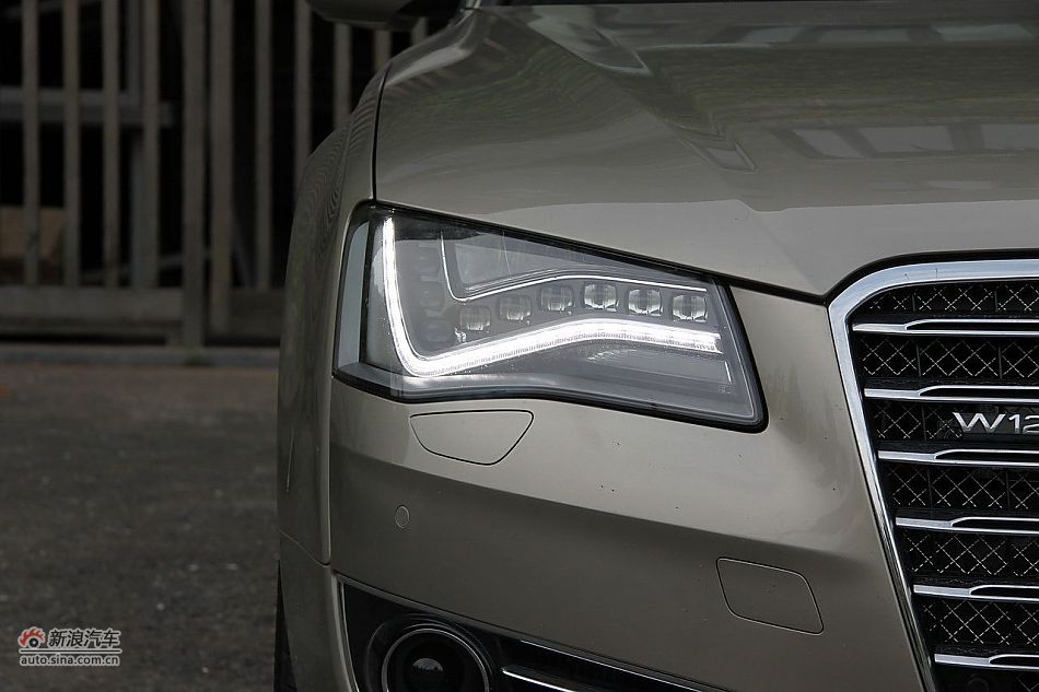 新浪汽车体验试驾奥迪A8L W12-其他细节