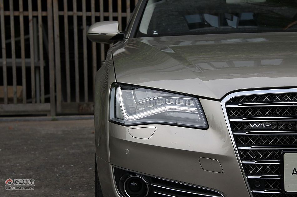 新浪汽车体验试驾奥迪A8L W12-其他细节