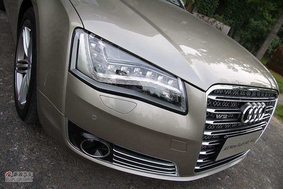 新浪汽车体验试驾奥迪A8L W12-其他细节