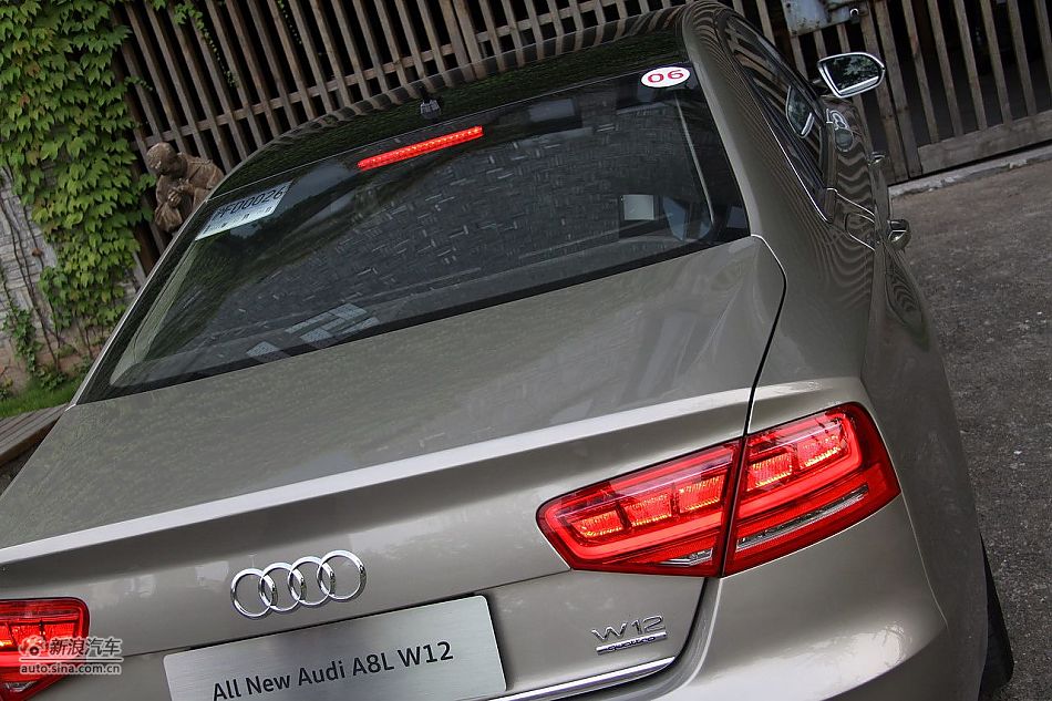 新浪汽车体验试驾奥迪A8L W12-其他细节