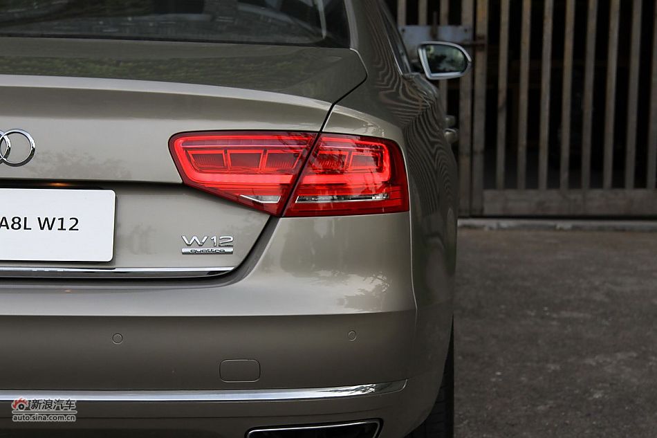 新浪汽车体验试驾奥迪A8L W12-其他细节