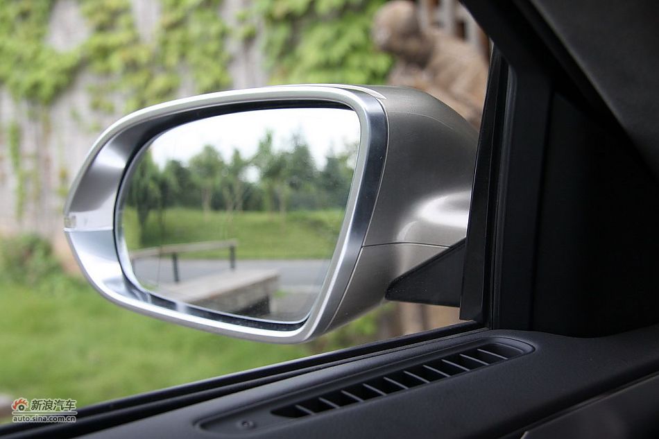 新浪汽车体验试驾奥迪A8L W12-其他细节