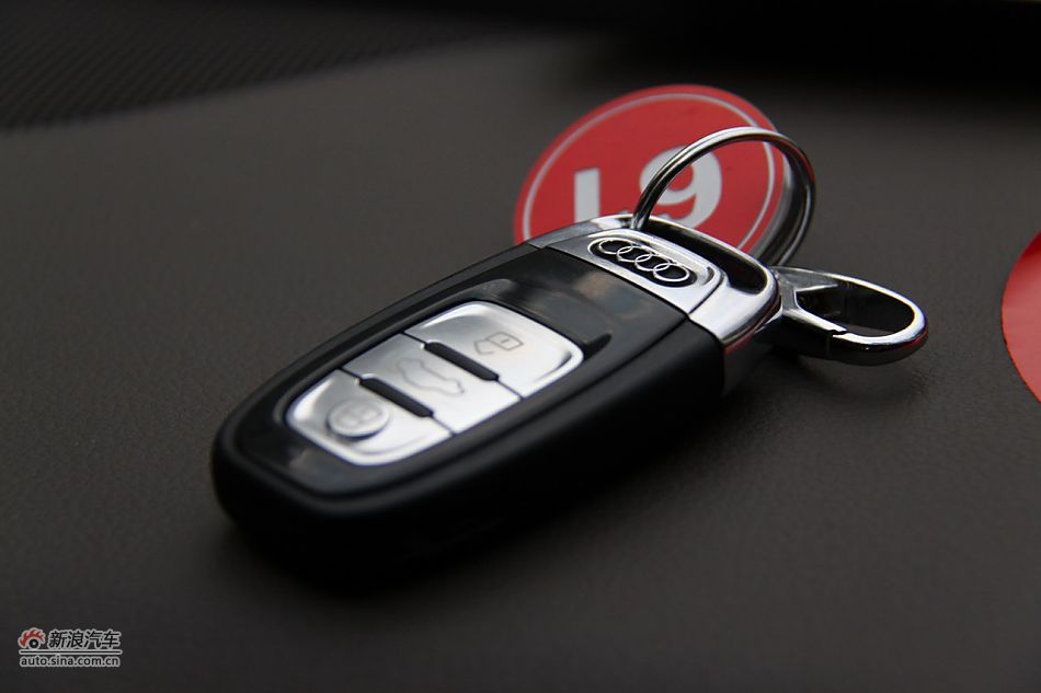 2011款A8L钥匙