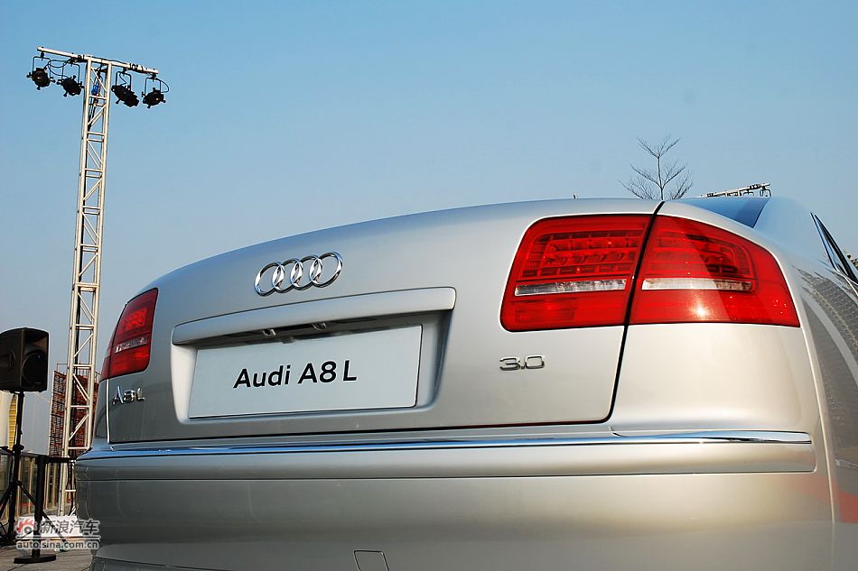 全新奥迪A8L上市实拍-历代A8