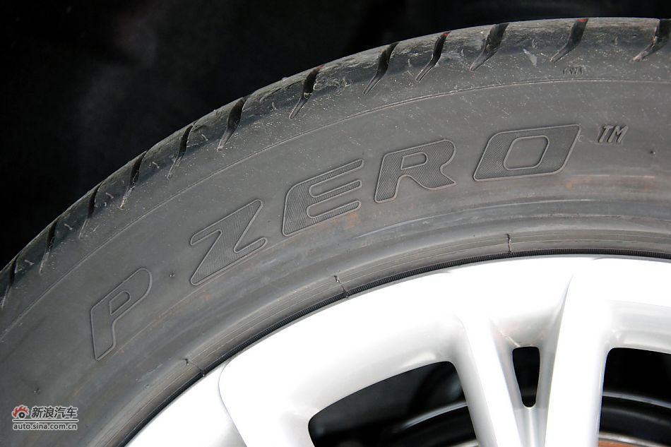 2011款奥迪A8L到店高清实拍