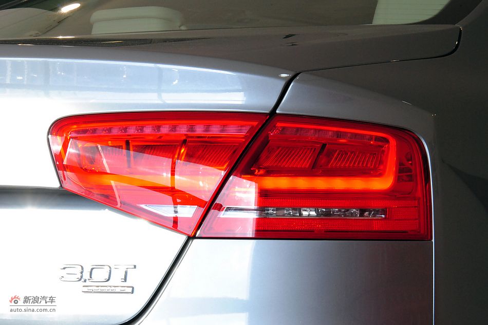 2011款奥迪A8L到店高清实拍