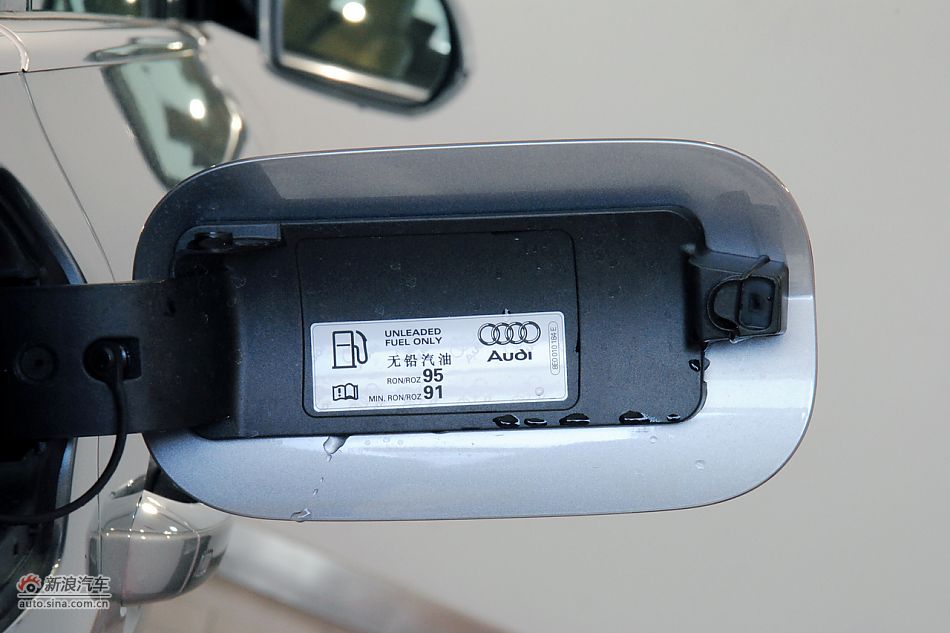 2011款奥迪A8L到店高清实拍