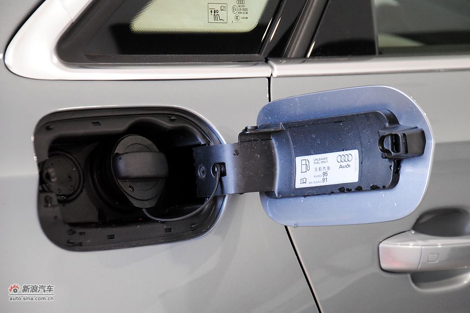 2011款奥迪A8L到店高清实拍