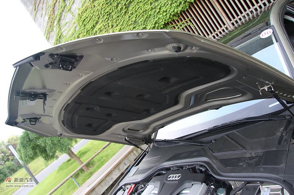新浪汽车体验试驾奥迪A8L W12-其他