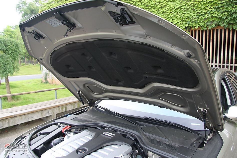 新浪汽车体验试驾奥迪A8L W12-其他