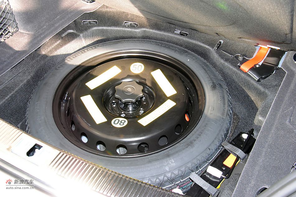 2011款奥迪A8L到店高清实拍