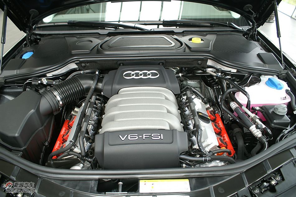 发动机、后备箱及悬挂