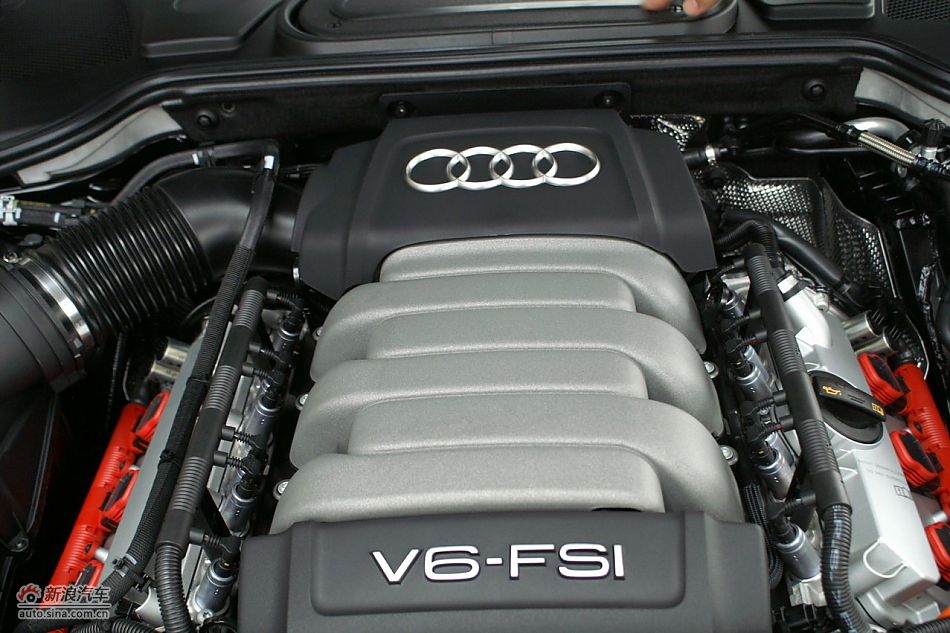 发动机、后备箱及悬挂